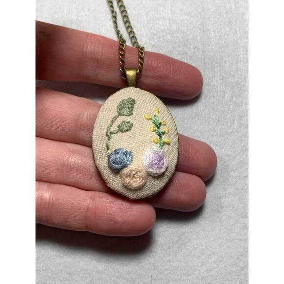 Handmade Rose Garland Floral Embroidery Pendant - Picture 3 of 4